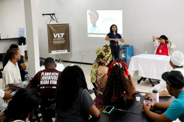 VLT conecta juventude a ações de cidadania durante evento no Subúrbio de Salvador