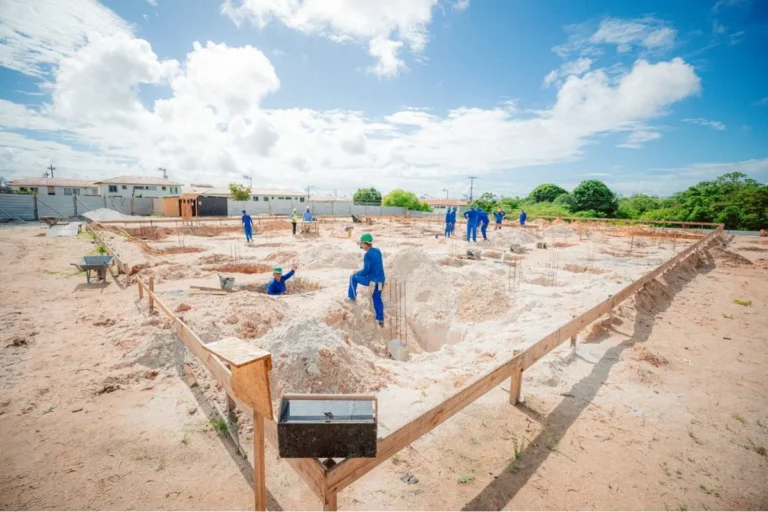 Obra da UBS Porte III do Jardim Limoeiro passa por vistoria