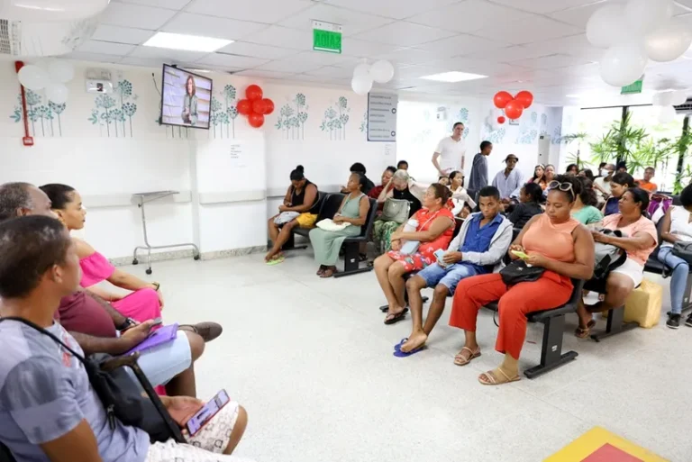 Sessão de cinema celebra Dia Mundial da Hemofilia com pacientes da Hemoba