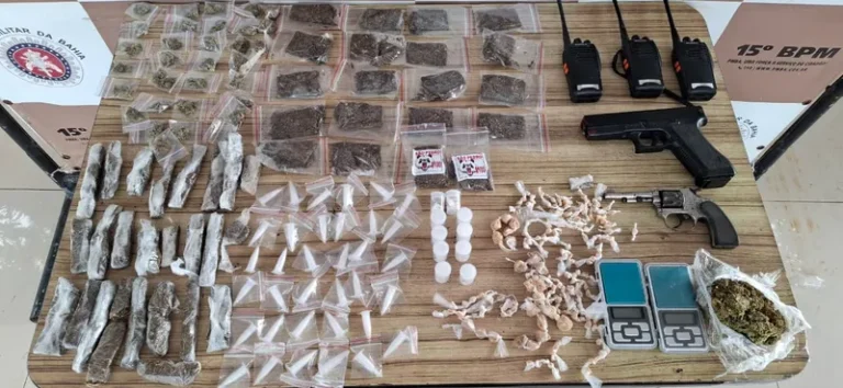 PM apreende porções de drogas e arma de fogo em Itabuna