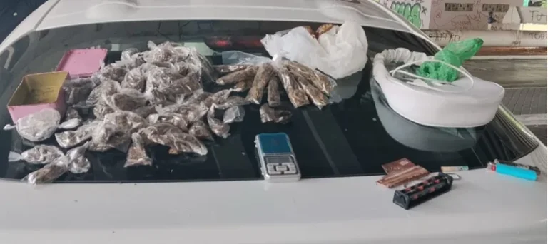 Dupla é apreendida com drogas pela PM no Vale das Pedrinhas