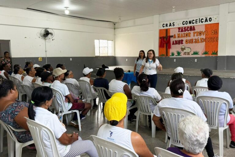 Abril Azul: CRAS Conceição promove palestra sobre os desafios do autismo no ambiente familiar