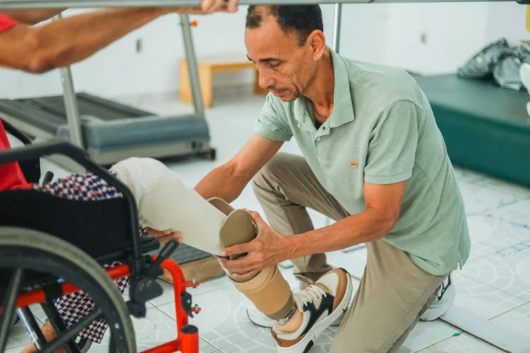Cerpris realiza nova entrega de dispositivos de tecnologia para pacientes da unidade em Juazeiro