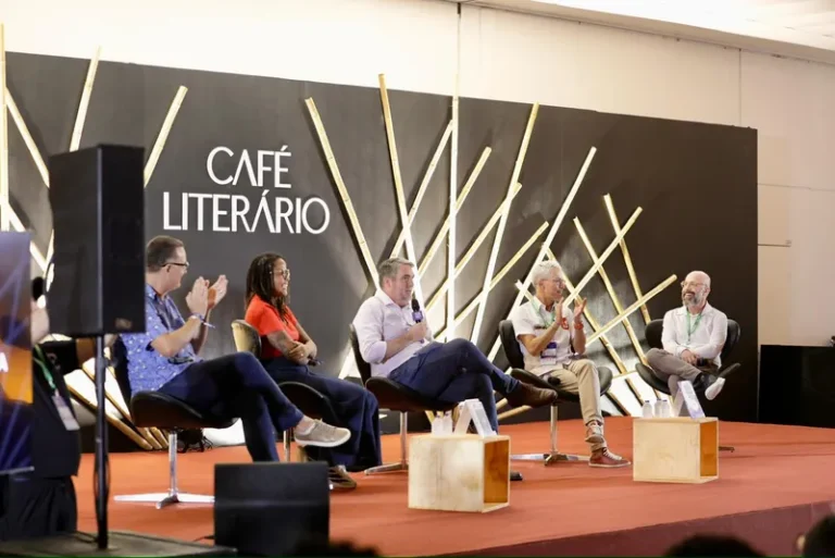 Papel das feiras, festas e festivais literários na Bahia é debatido na Bienal do Livro