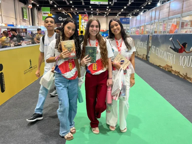 Estudantes da rede estadual revelam preferências literárias na Bienal da Bahia