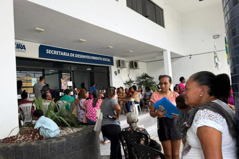 Mais de mil pessoas têm certidões atualizadas durante a Semana do Registre-se em Feira de Santana