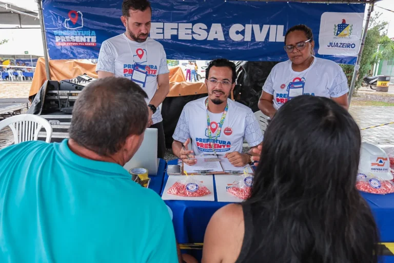 Prefeitura Presente leva orientações da Defesa Civil à população de Carnaíba do Sertão