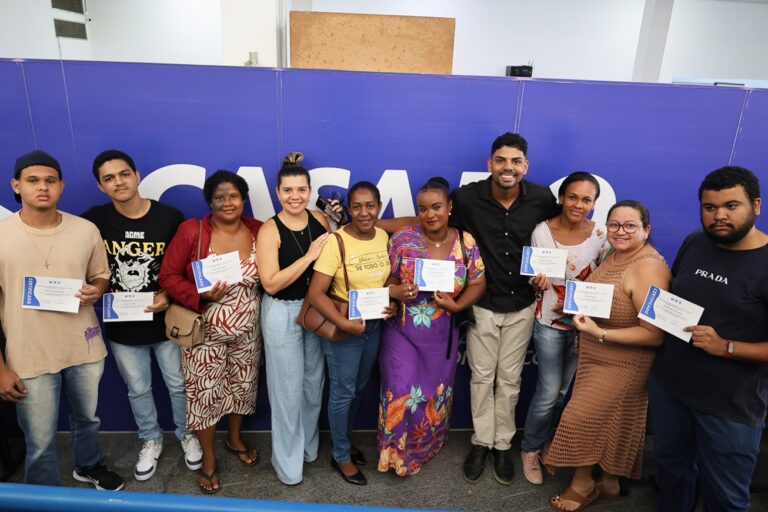 Casa do Trabalhador realiza entrega de certificados para qualificação profissional