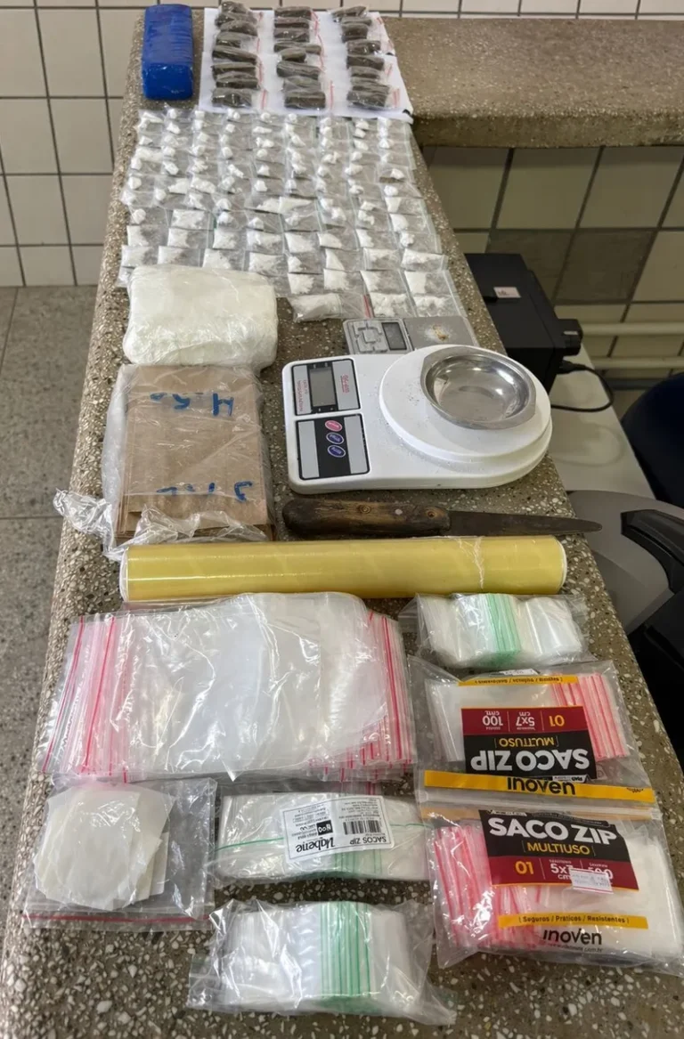 PM detém suspeito e apreende drogas em Teixeira de Freitas