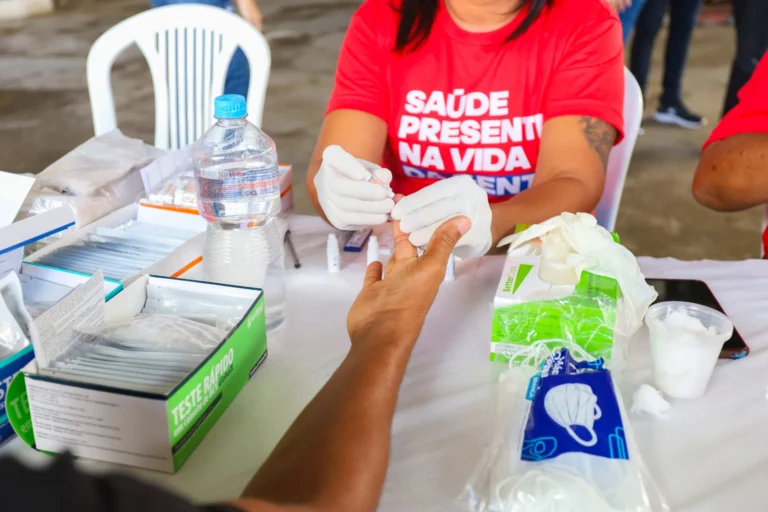 Ação em saúde leva serviços e acolhimento ao Mercado Popular de Juazeiro