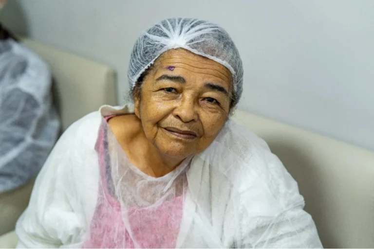 Cirurgias eletivas: procedimento de catarata beneficia 110 pacientes em Camaçari