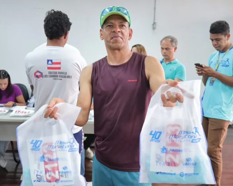 Entrega de kits da Meia Maratona Tiradentes reúne histórias, solidariedade e serviços de saúde em Juazeiro