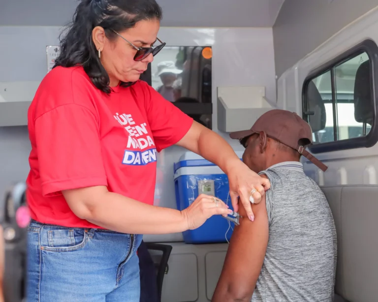 Prefeitura Presente chega a Carnaíba do Sertão com serviços e entrega de escola reformada