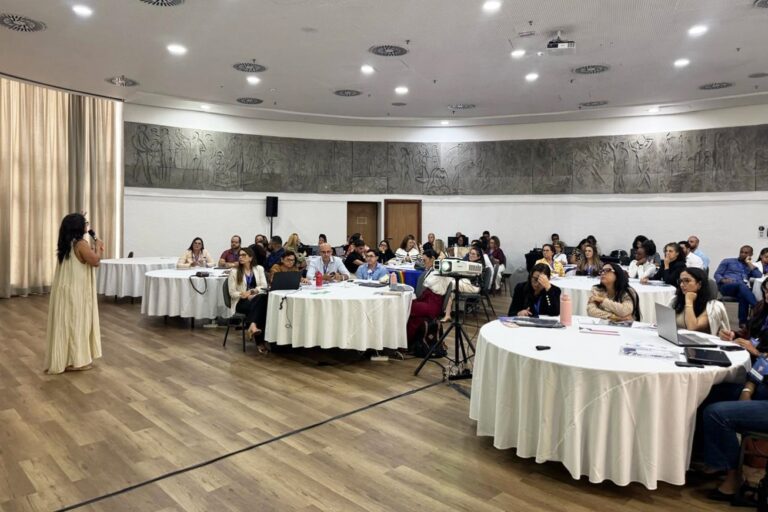 Coordenação da Rede de Frio e equipe de imunização participam de capacitação em Salvador