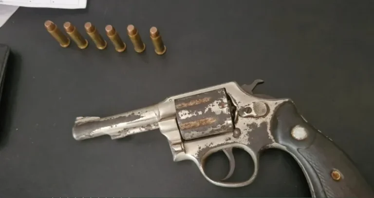 PM apreende arma e munições em Paulo Afonso