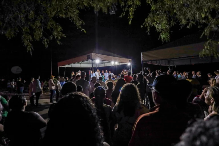 Projua transforma entrada do Jardim Primavera com iluminação