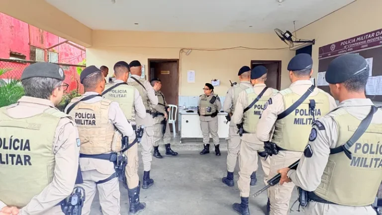 RONDESP BTS e 18ª CIPM ocupam bairro do Rio Sena e integrantes de facção correm para região de mata