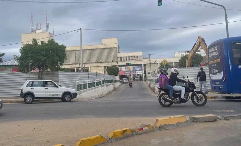 Pontilhão próximo aos Correios será interditado para obras da Travessia Urbana