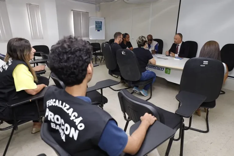 Governo da Bahia pagou parcelas de reajustes a 43 mil servidores nesta quinta-feira (30)