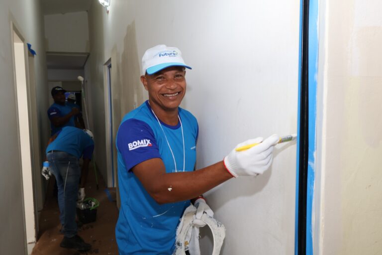 Pintores formados em Feira de Santana encerram curso com ação solidária na AAPC