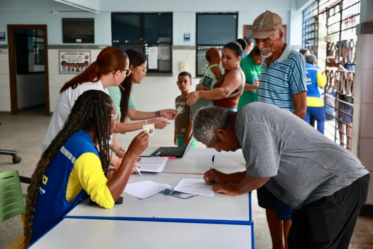 Prefeitura de Salvador leva apoio emergencial a pescadores e marisqueiros de São Tomé de Paripe