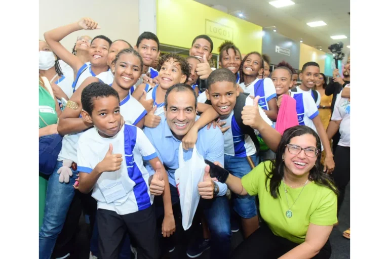 Bruno Reis participa de abertura da Bienal do Livro e destaca ações da Prefeitura