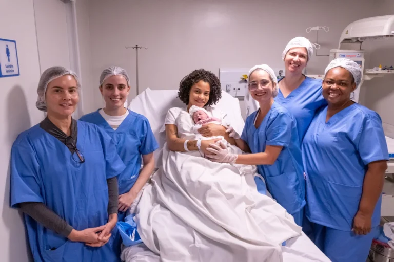 Nascimento da primeira criança na Maternidade Municipal de Salvador marca início de nova era na saúde da capital baiana