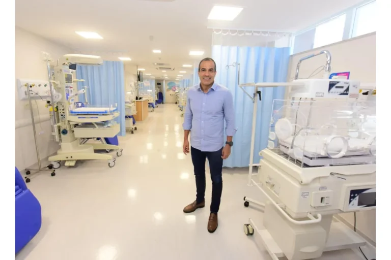 Bruno Reis celebra nascimento do primeiro bebê na Maternidade Municipal de Salvador