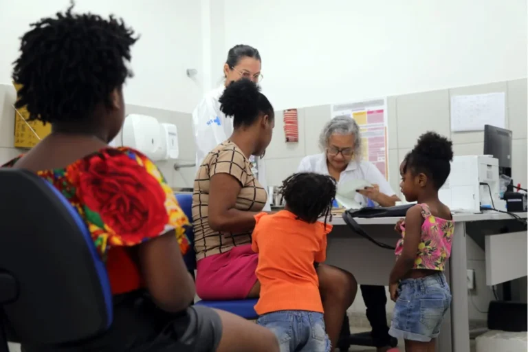Bolsa Família: Salvador convoca beneficiários para acompanhamento obrigatório de saúde
