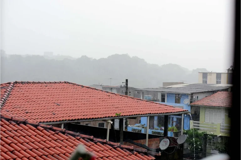 Chuvas persistem e Salvador segue em nível de Atenção com precipitações em torno de 140 mm nas últimas 72 horas