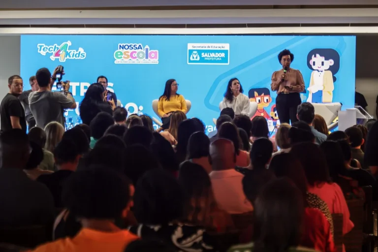 Prefeitura de Salvador lança campanha 2026 de incentivo ao letramento digital nas escolas