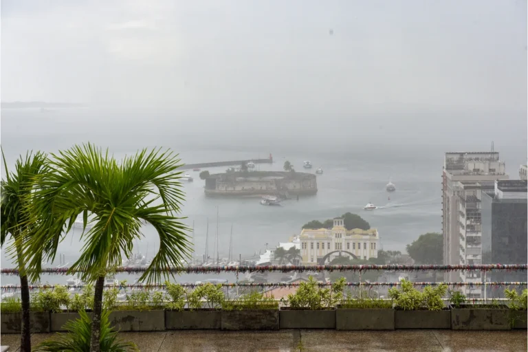 Prefeitura reforça serviços e atendimentos para reduzir os impactos das chuvas em Salvador