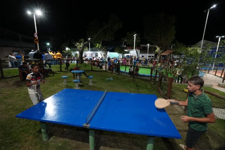 Prefeitura entrega praça em Paripe com mais opções de lazer para moradores do Subúrbio