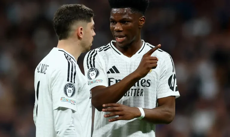 Real Madrid multa Valverde e Tchouaméni em R$ 2,9 mi cada após briga