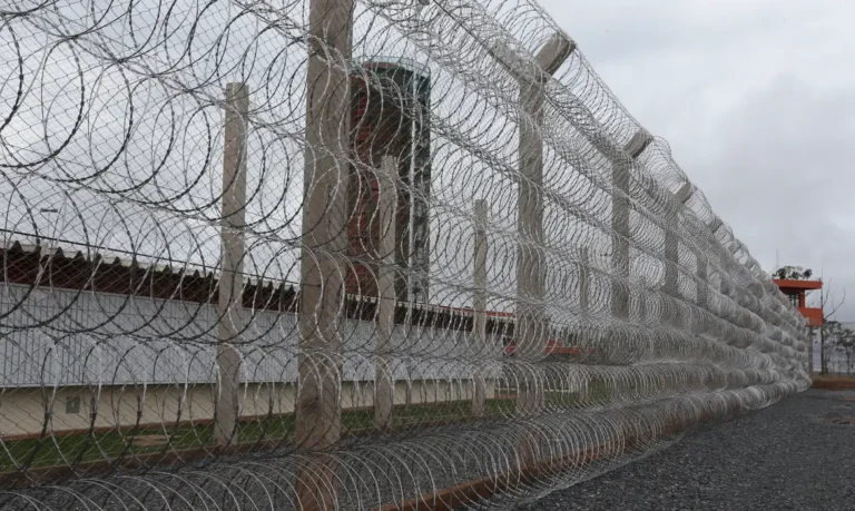 Sancionada lei que endurece pena a condenados por morte de policiais