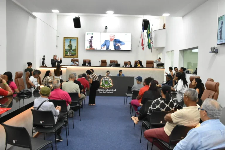 Reforma administrativa pelo fim da escala 6×1 é discutida em audiência pública