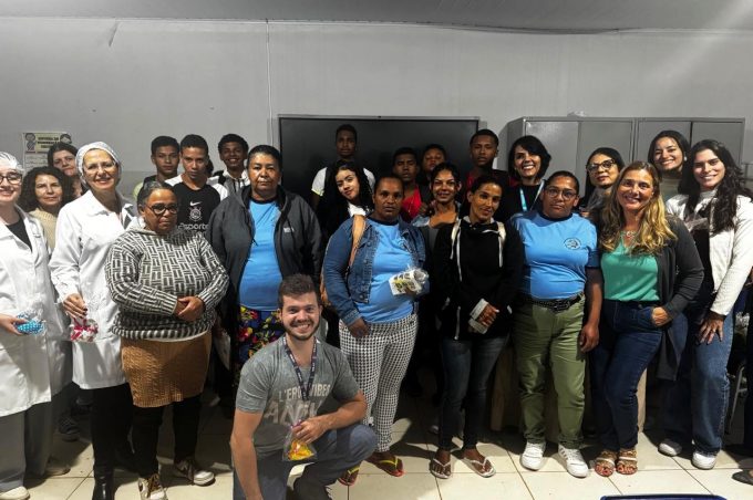 Escola Municipal Domingos de Oliveira recebe oficina sobre reaproveitamento de alimentos