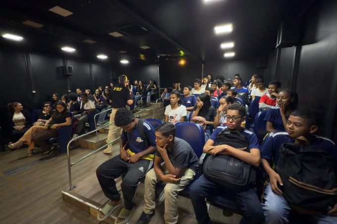 PRF promove atividade de educação no trânsito para estudantes da Rede Municipal