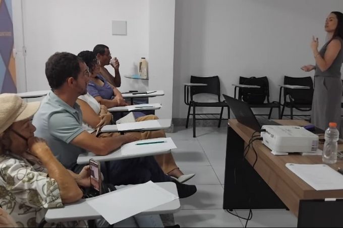 Palestra sobre uso de Inteligência Artificial no Instagram orienta empreendedores