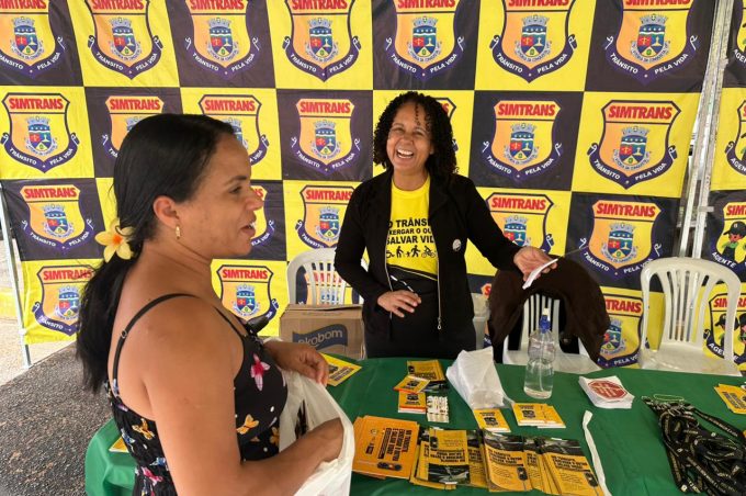 Simtrans leva conscientização sobre segurança no trânsito à Praça Barão do Rio Branco