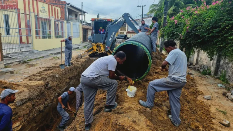 Prefeitura de Alagoinhas moderniza redes de drenagem e água na Thompson Flores e Inácio Bastos