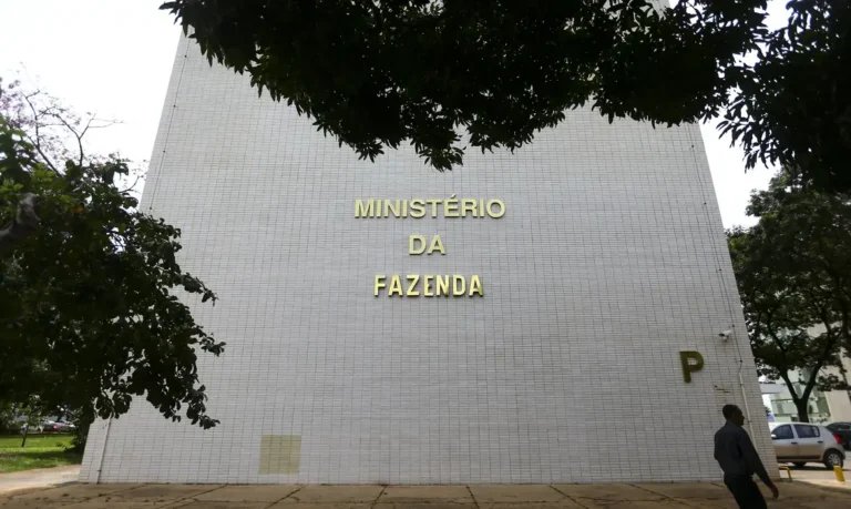 Fazenda alerta sobre falso site do Novo Desenrola