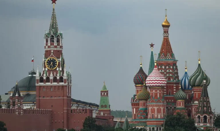 Kremlin diz que paz na Ucrânia ainda está muito distante