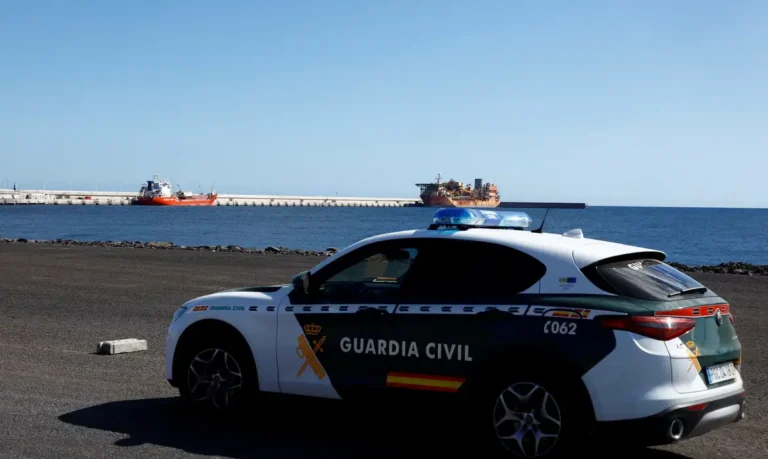 Países europeus irão retirar cidadãos de navio com surto de hantavírus