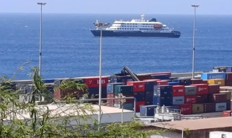 Espanhóis atingidos por hantavírus em navio terão isolamento total