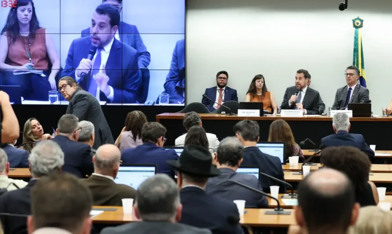 Boulos defende que não haja compensação a empresas pelo fim da escala 6×1