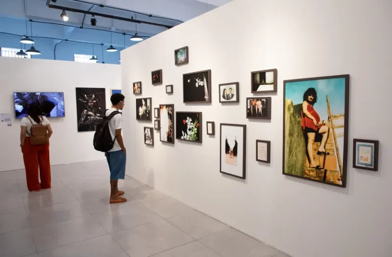 Catálogo bilíngue, mesa redonda e leitura de portifólio encerram mostra do Prêmio Pierre Verger