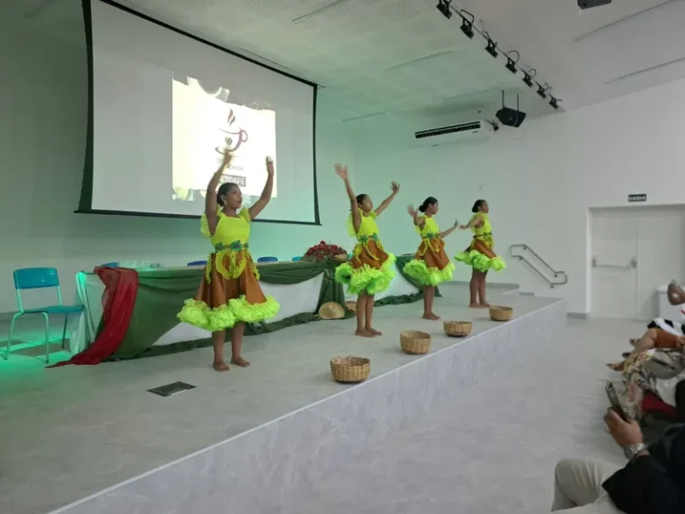 Café & Prosa transforma escola do campo em vitrine de ciência e cultura no Vale do Jiquiriçá