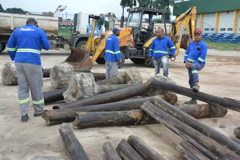 Prefeitura de Feira promove reforma e manutenção de quadras esportivas e campos de futebol