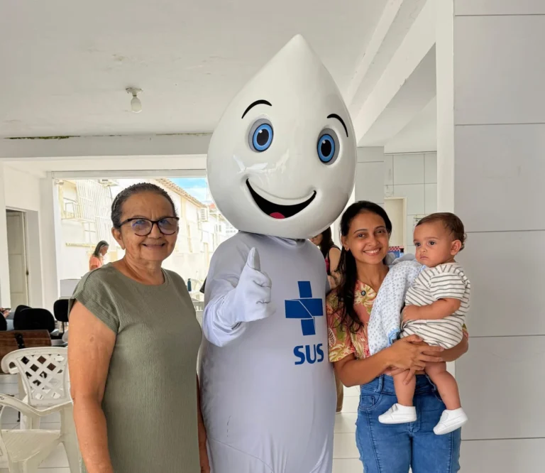 Vacinação contra a gripe mobiliza população no Centro de Saúde III em Juazeiro